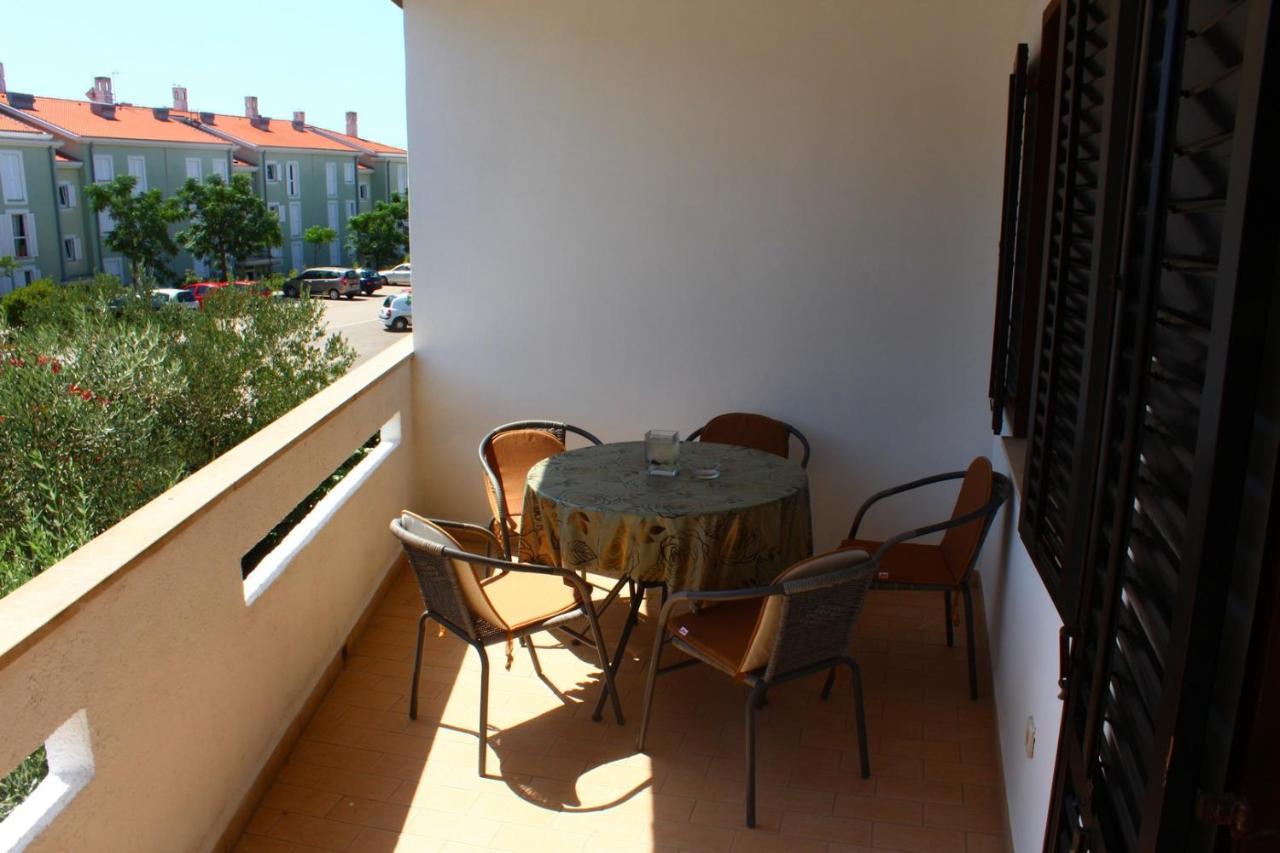 Apartment Arna Krk Town Buitenkant foto