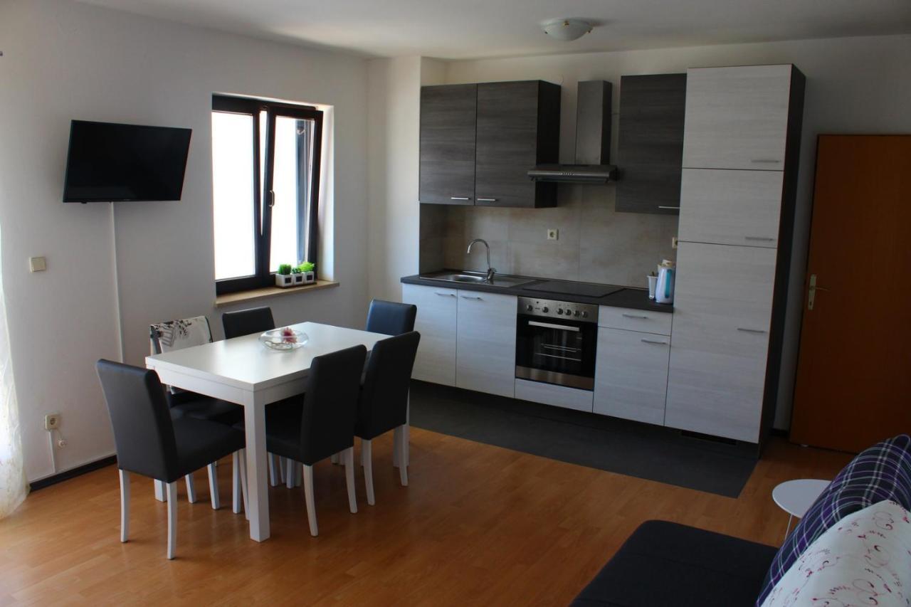 Apartment Arna Krk Town Buitenkant foto