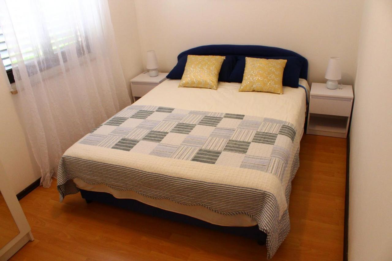 Apartment Arna Krk Town Buitenkant foto