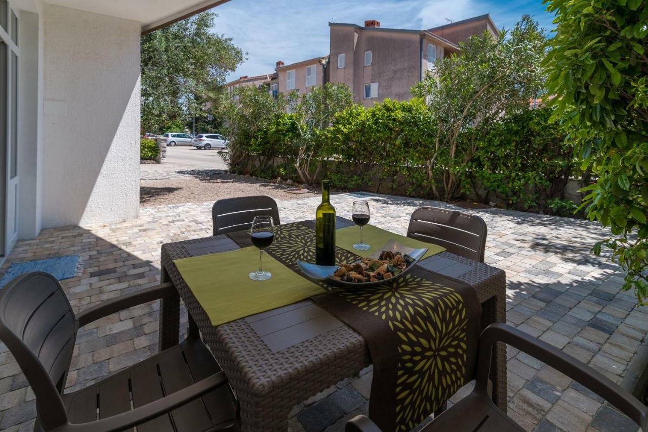 Apartment Arna Krk Town Buitenkant foto